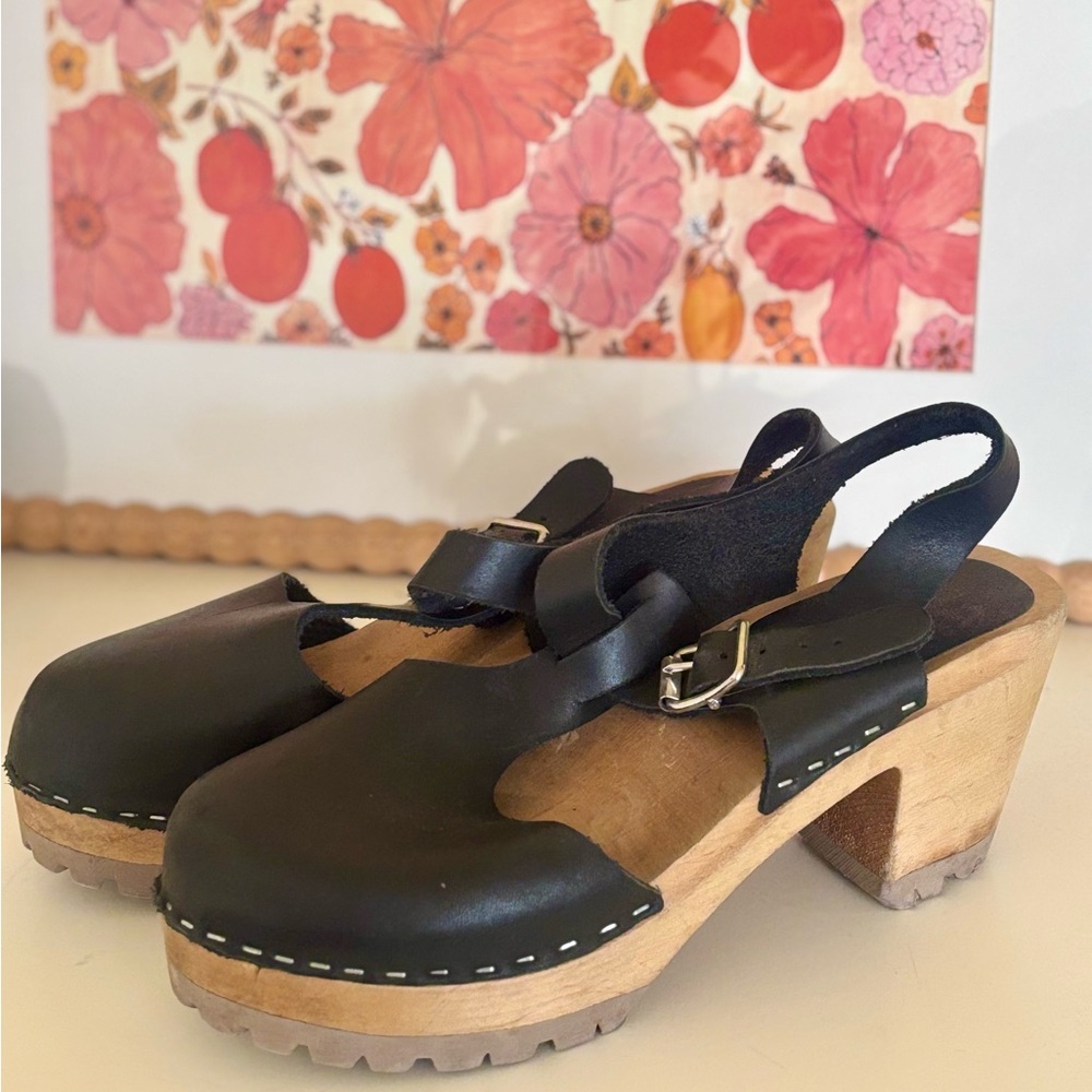 MIA Abba Black Leather Women's Clogs/Sandals